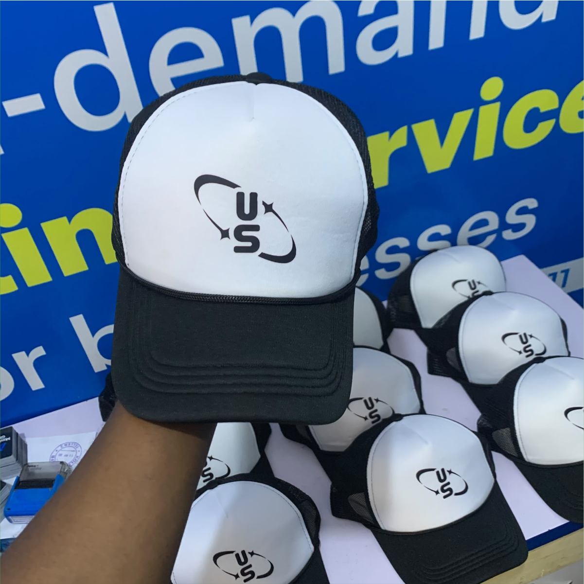 Trucker cap branding by Waaprint