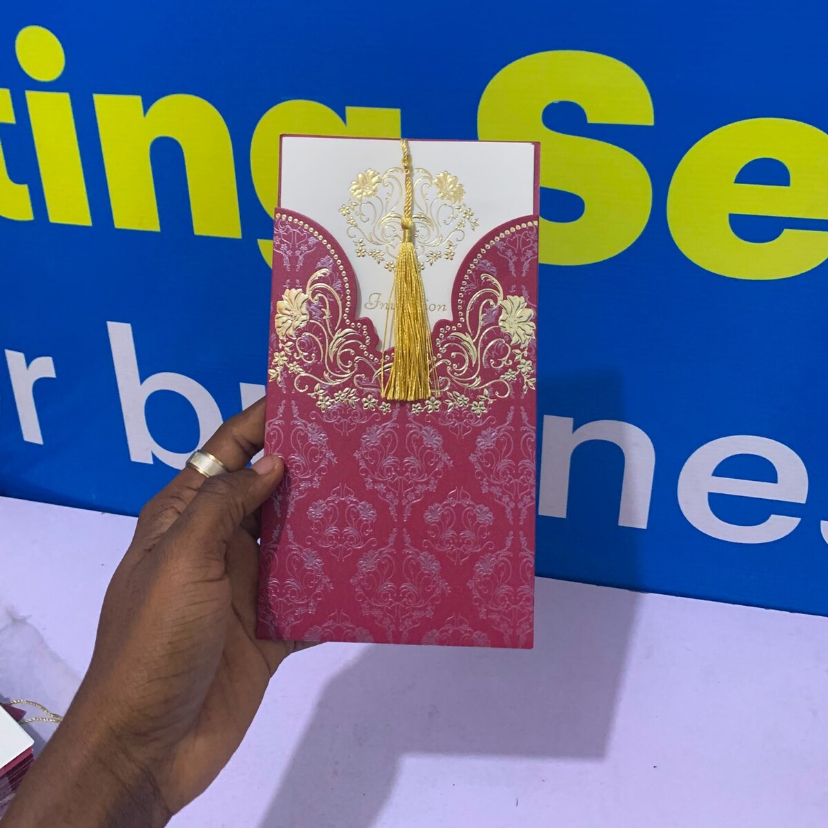 Custom invitation cards by Waaprint