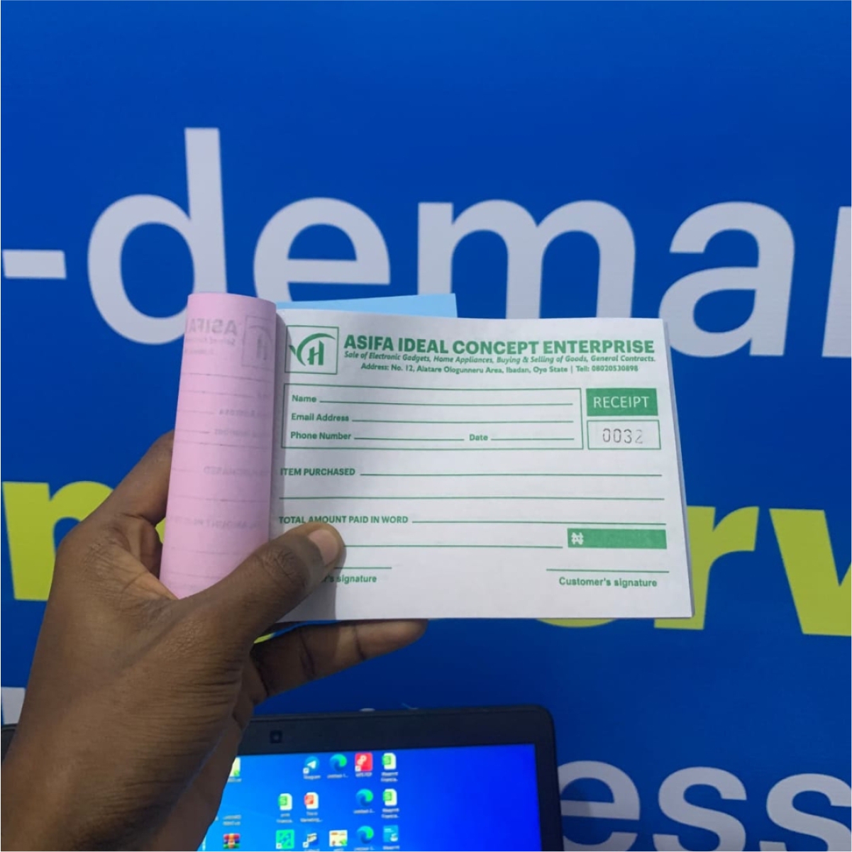 Custom receipt books printed by Waaprint