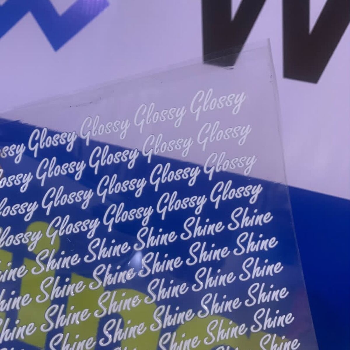 Custom glossy UV printed labels by Waaprint